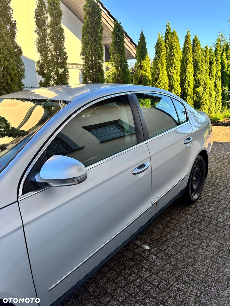 Volkswagen Passat 2.0 TDI Comfortline - 8