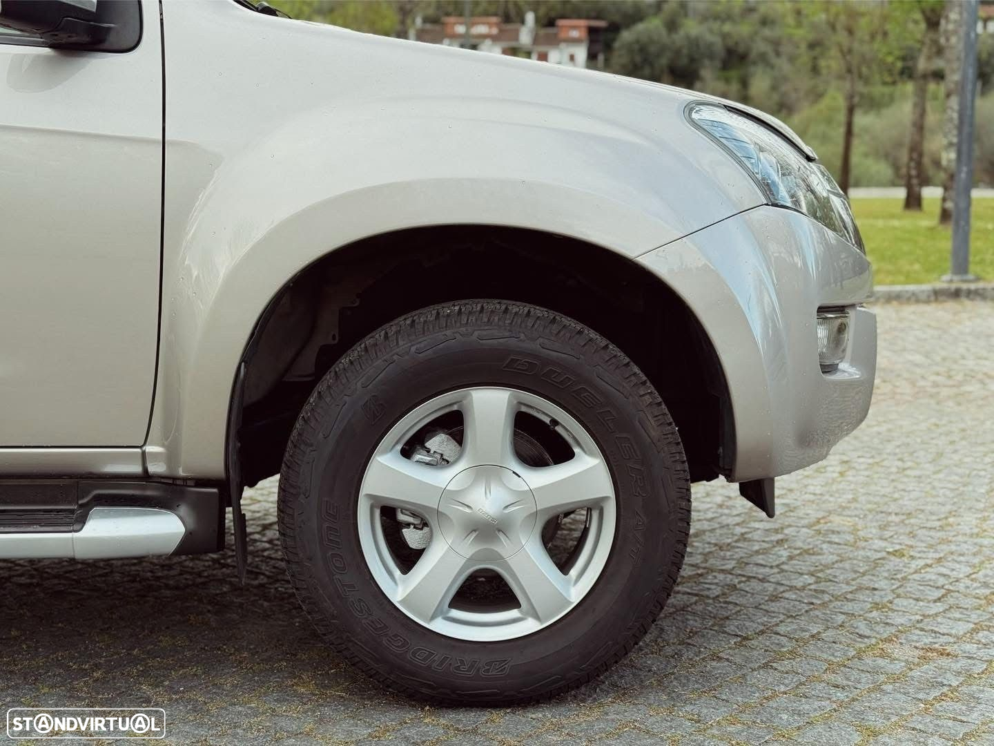Isuzu D-Max 2.5 DTi CD 4WD LS - 12