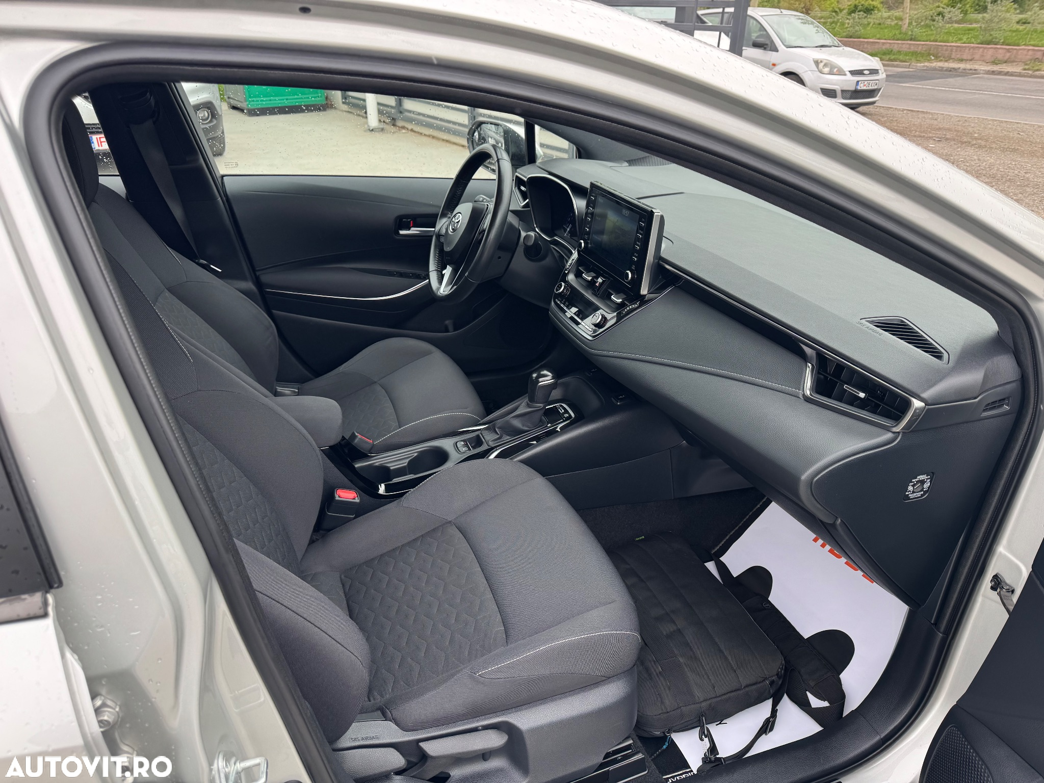 Toyota Corolla 1.8 HSD Business - 19
