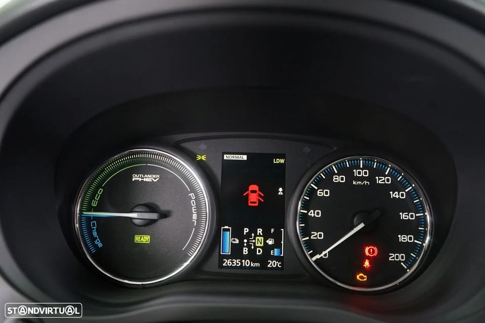Mitsubishi Outlander 2.0 4WD - 29