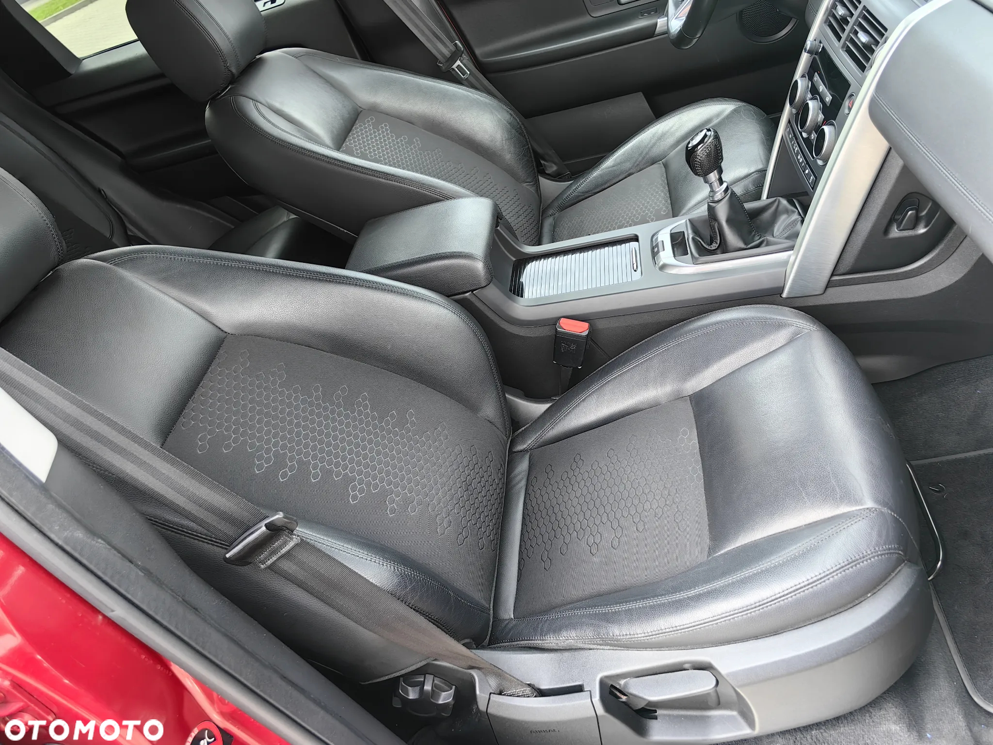 Land Rover Discovery Sport 2.0 TD4 HSE Luxury - 23