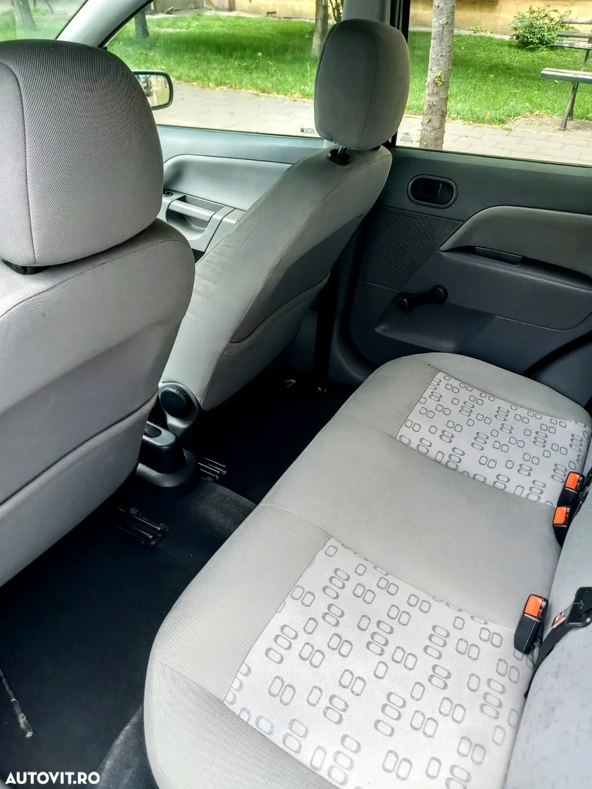 Ford Fiesta 1.4i Comfort - 5