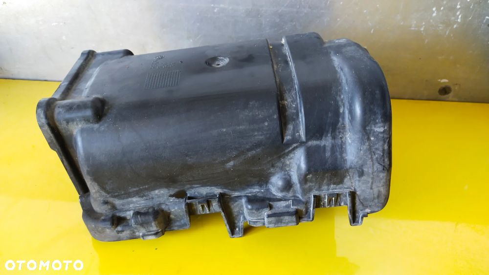 OBUDOWA KOMPRESORA VW GOLF 5 03C103502G - 1