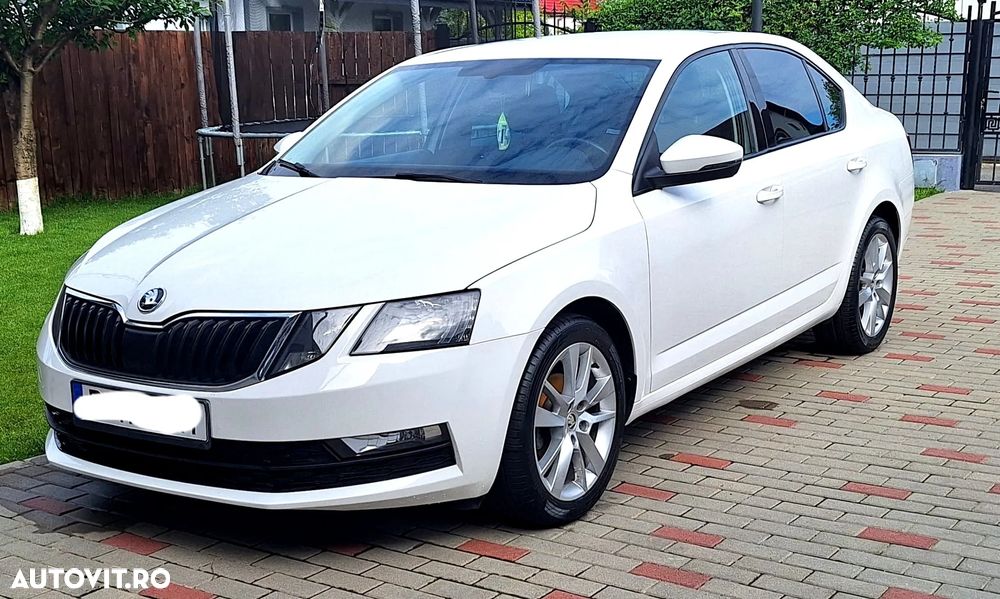 Skoda Octavia 1.6 TDI DSG Style - 1
