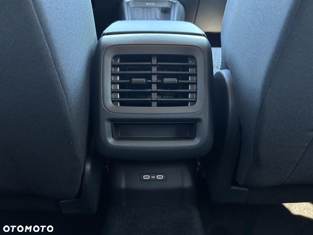 Volkswagen T-Roc - 29