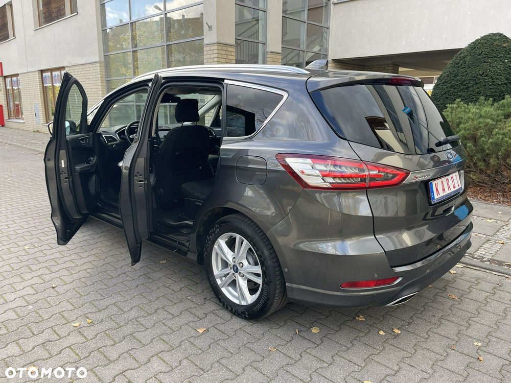 Ford S-Max - 17