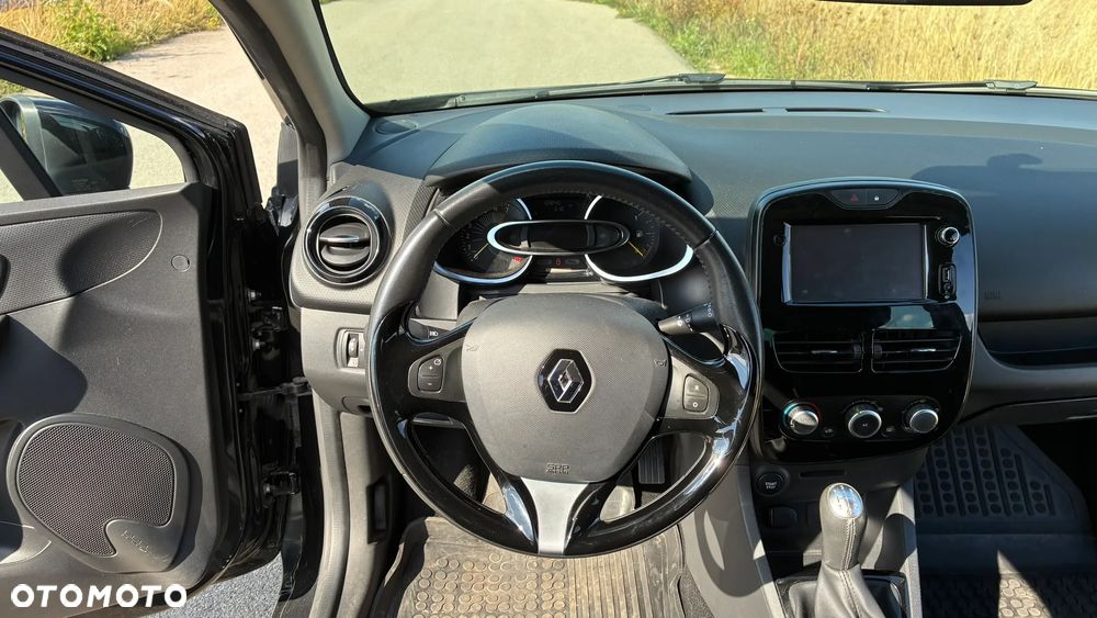 Renault Clio 1.2 16V Limited EU6 - 9