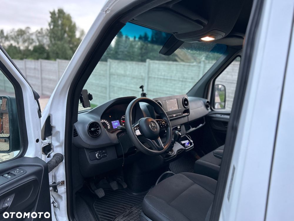 Mercedes-Benz Sprinter - 9
