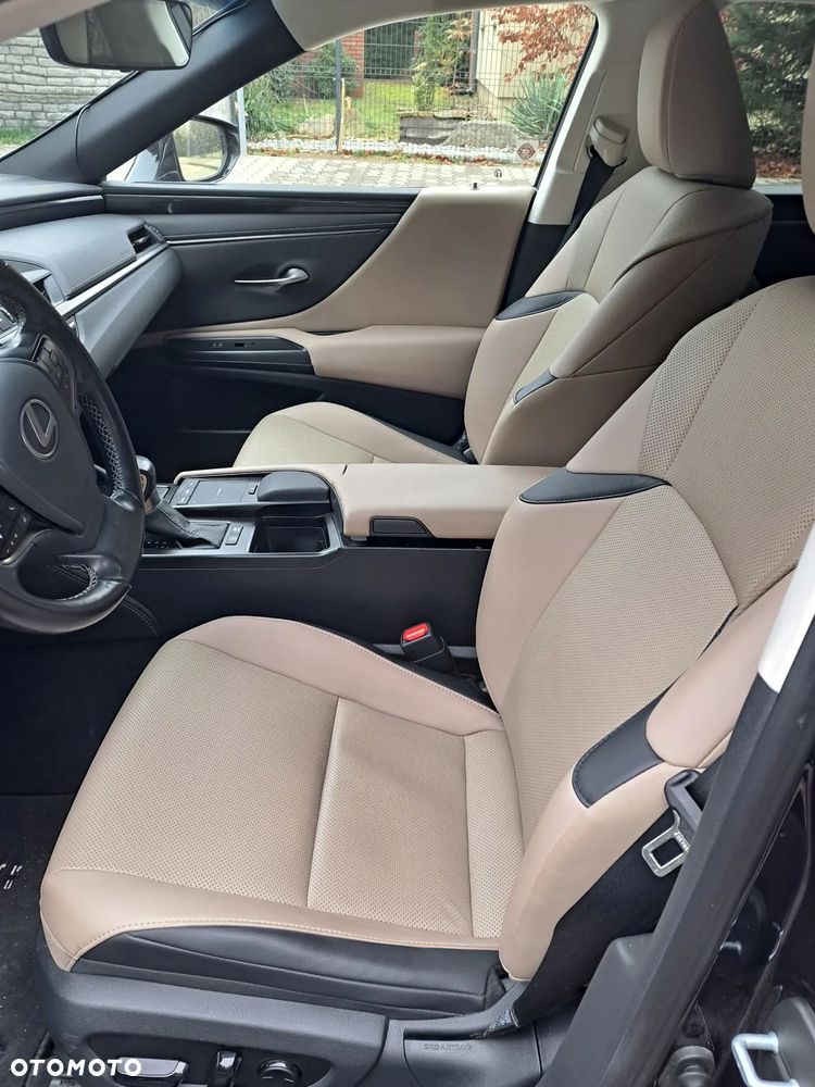 Lexus ES 300h Business Edition - 8