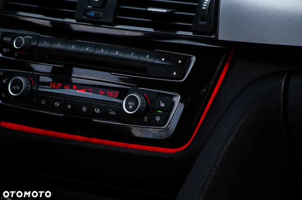 BMW Seria 3 320d Sport Line - 22