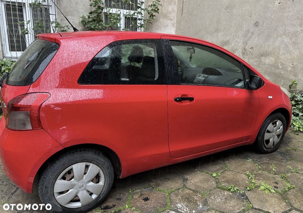 Toyota Yaris 1.0 Luna - 2