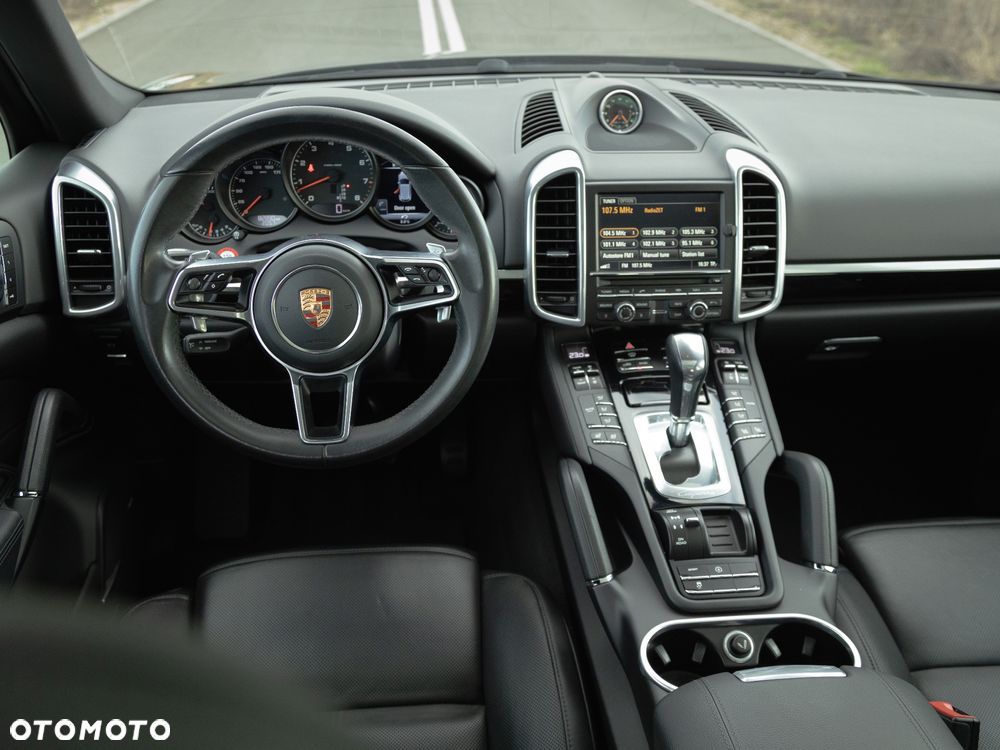 Porsche Cayenne Tiptronic S - 12