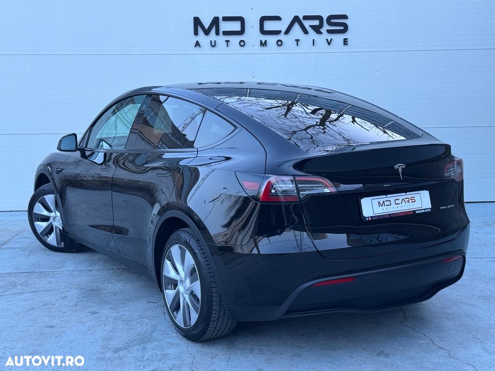 Tesla Model Y - 3