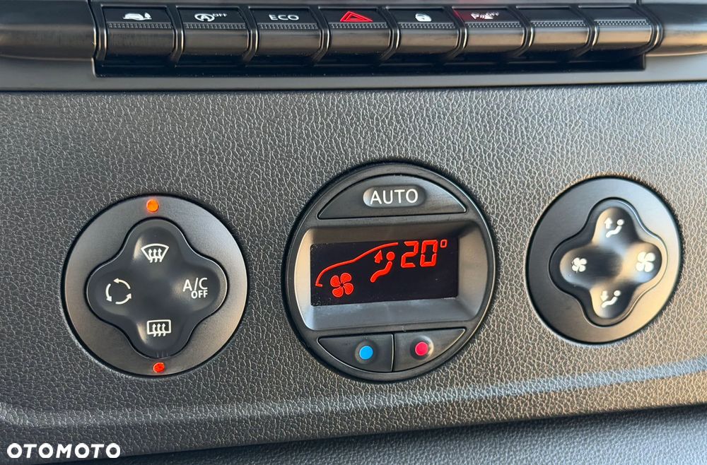 Renault MASTER L2H2 VAN Extended Grip przystosowany fabrycznie do jazdy po grząskim terenie, Mocny silnik 2.3dci 150KM Wzmocniony DMC:3.5t Ładowność 1361kg, Klimatronic, Fotel PNEUMATYCZNY, Kamera cofania, Parktroniki, Minibar, Tempomat, MP3, Bluetooth, USB, Lustro Wide View, Zawiasy drzwi 270', Zabudowa ładowni z instalacją DEFA 230V pod Serwis lub Warsztat, Nowe opony zimowe! - 21