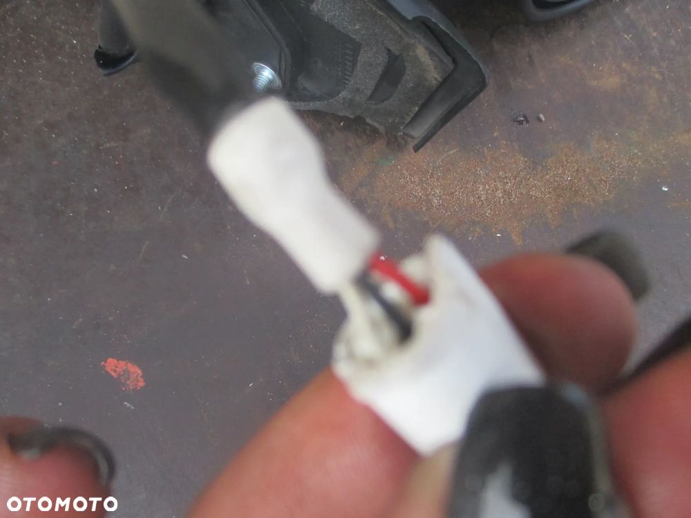 lusterko prawe Toyota Yaris II 3pin 8P4 Europa - 3