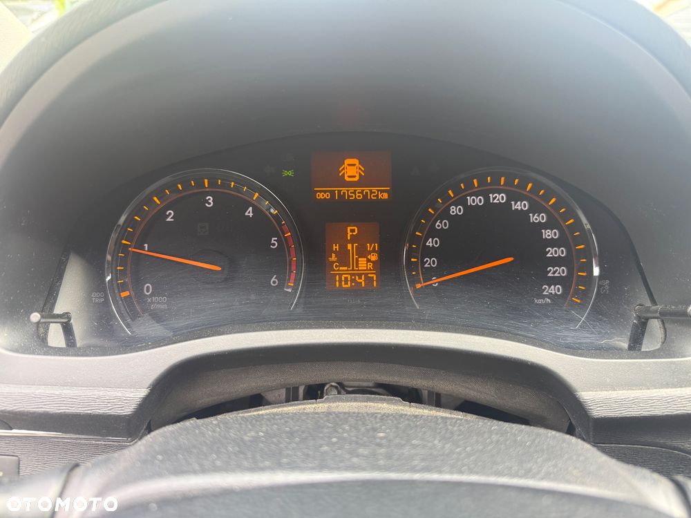 Toyota Avensis 2.2 D-4D Prestige - 26