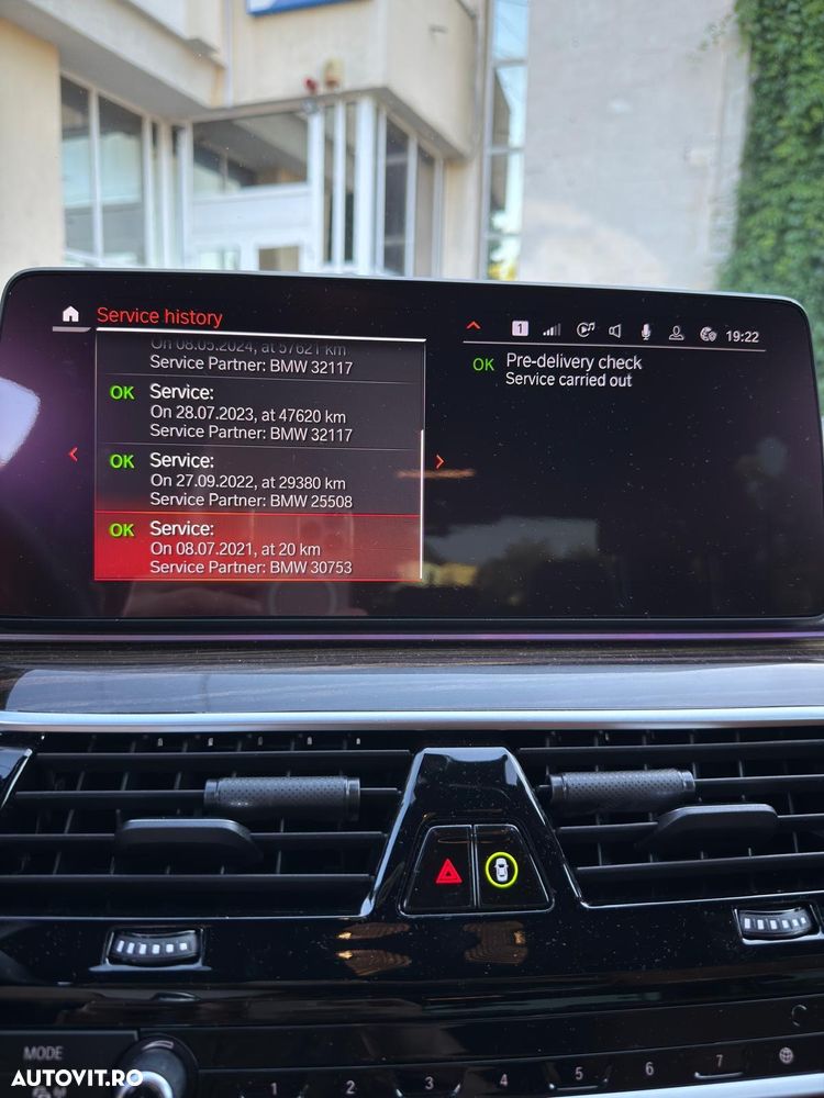 BMW Seria 5 530d xDrive AT MHEV - 17
