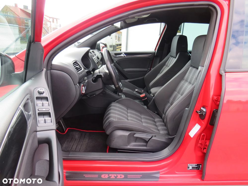 Volkswagen Golf - 24