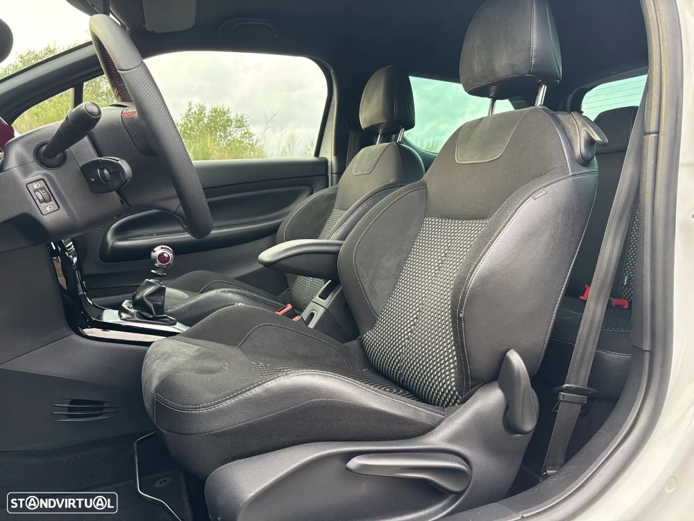 Citroën DS3 1.6 HDi Airdream Sport Chic - 6