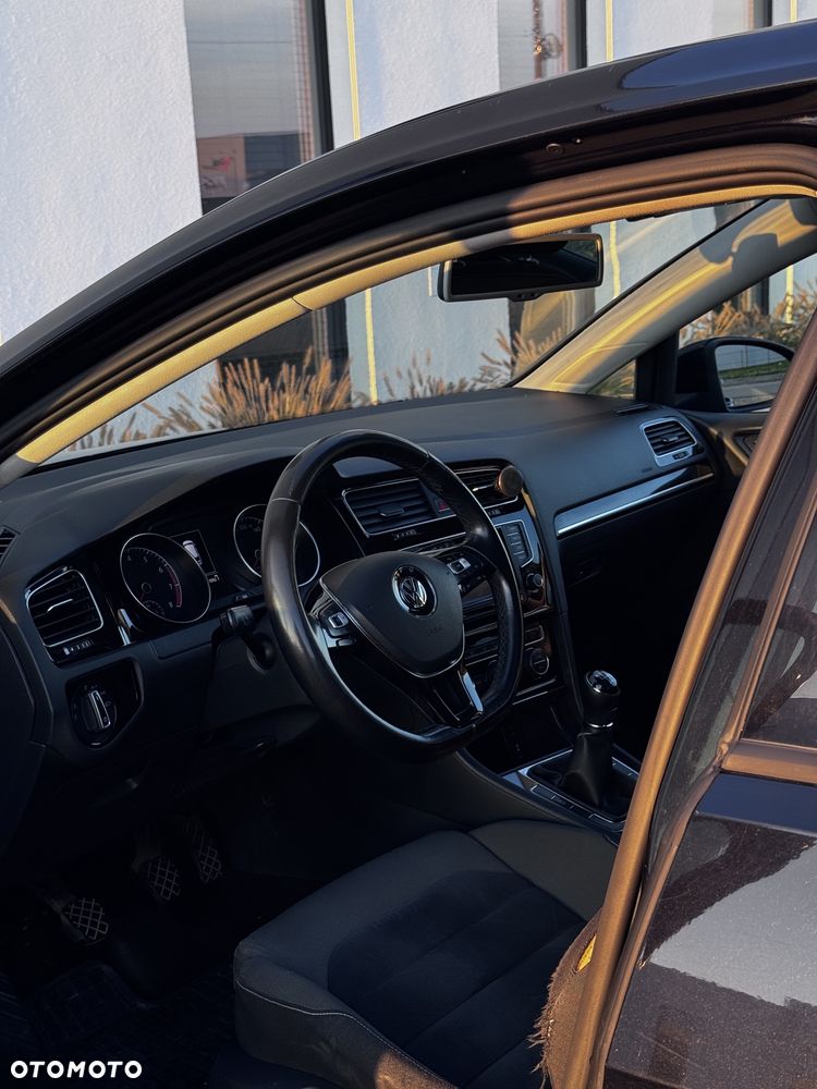 Volkswagen Golf - 14