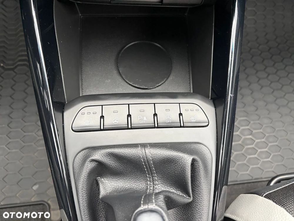 Kia Stonic 1.4 L - 22