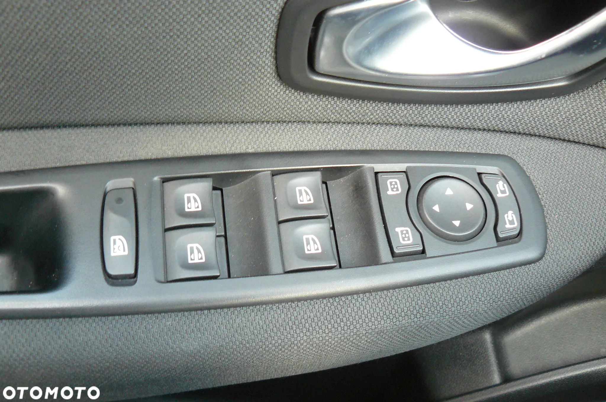 Renault Grand Scenic - 21