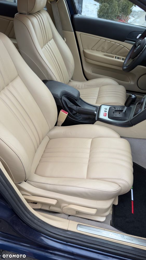 Alfa Romeo 159 2.4 JTDM 20V DPF Q-Tronic Turismo - 24