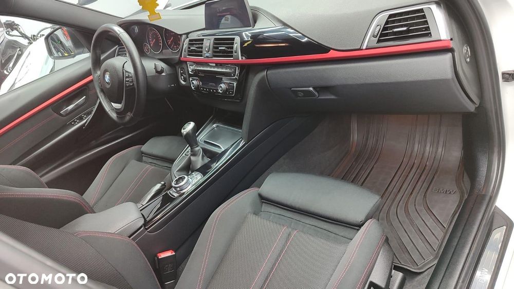 BMW Seria 3 320d Sport Line - 11