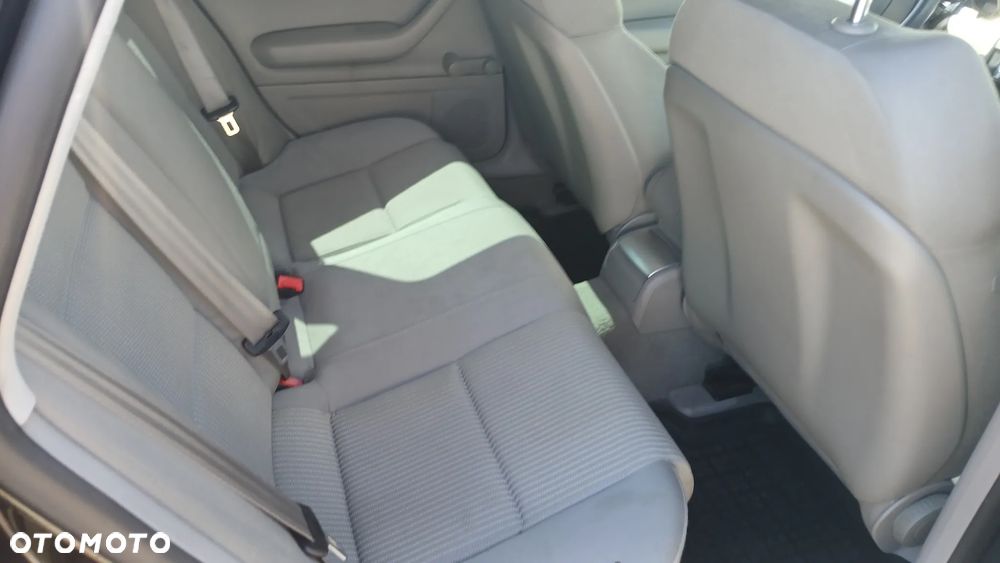 Audi A4 Avant 1.8T Quattro - 7