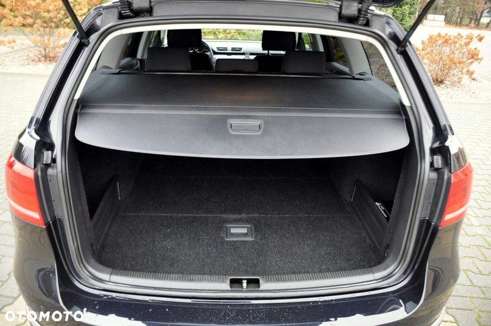 Volkswagen Passat - 38