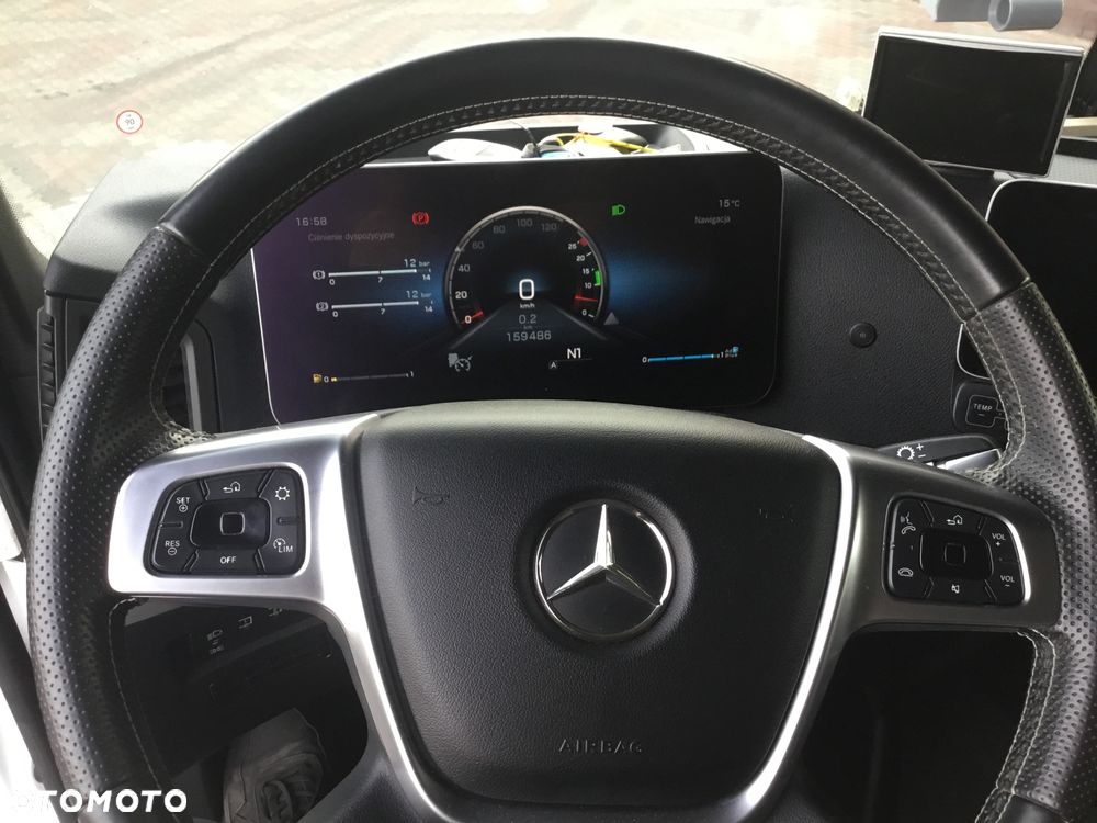 Mercedes-Benz ACTROS - 15