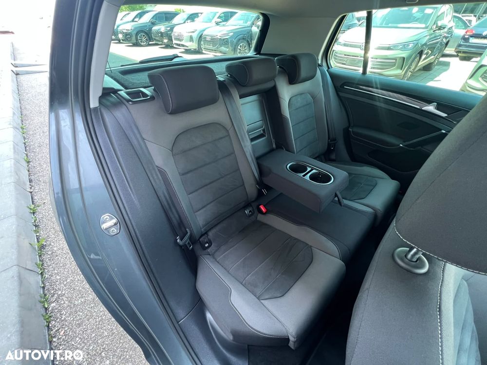 Volkswagen Golf 1.5 eTSI OPF DSG R-Line - 20