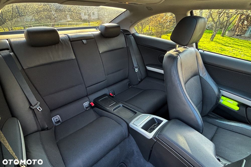 BMW Seria 3 320i - 9