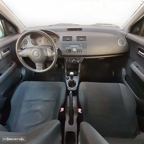 Suzuki Swift — photo 5