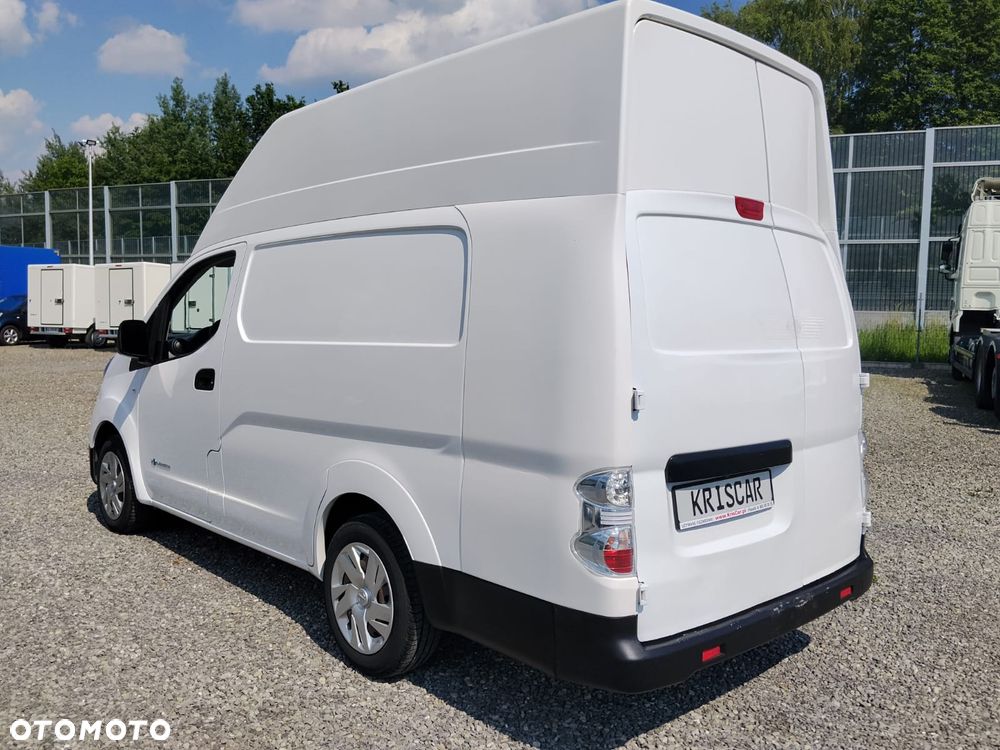 Nissan ENV 200 Maxi - 6