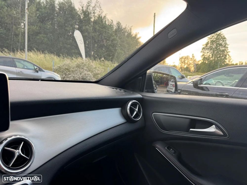 Mercedes-Benz CLA 180 d Shooting Brake AMG Line - 16