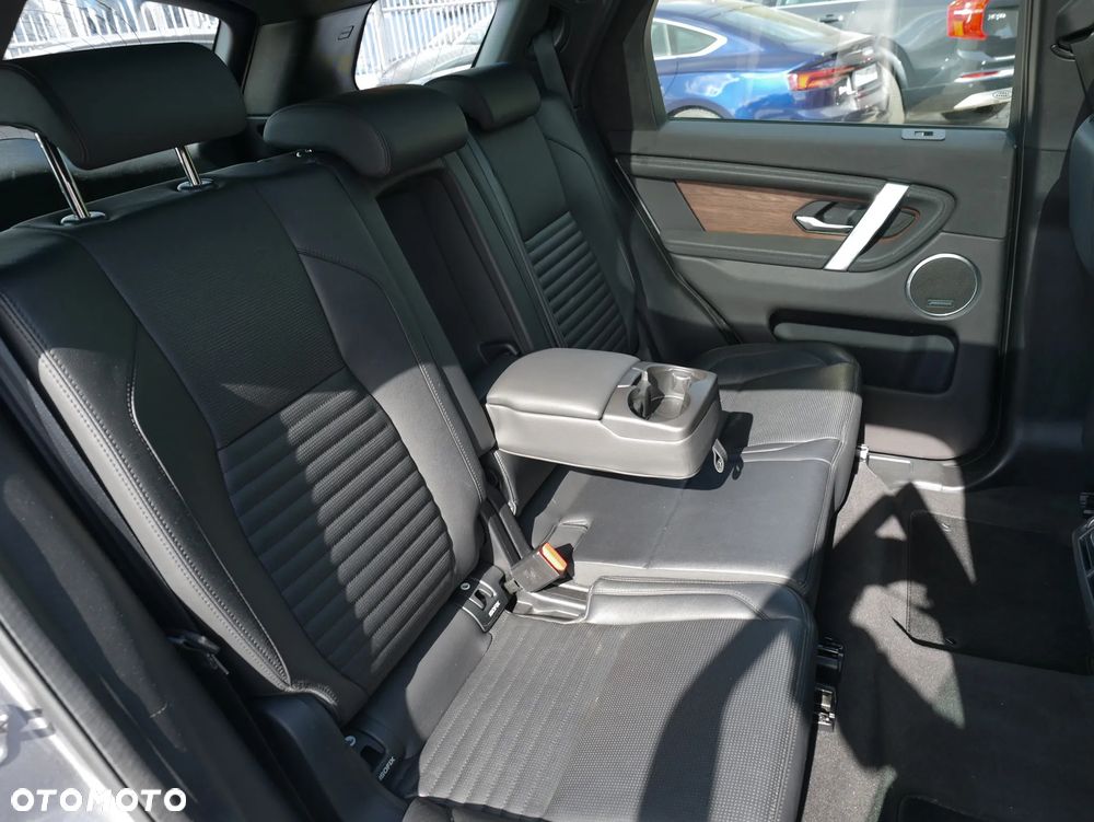 Land Rover Discovery Sport P300e SE - 26