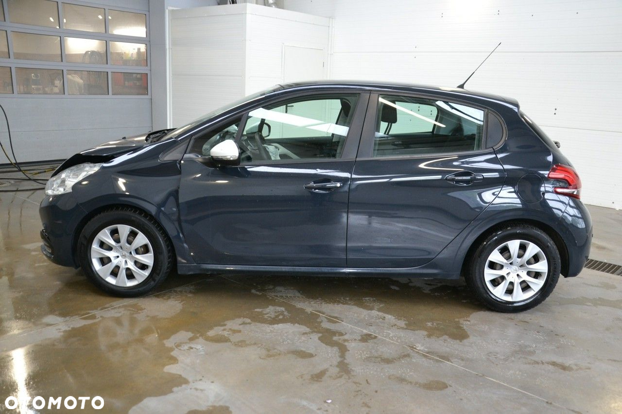 Peugeot 208 - 4