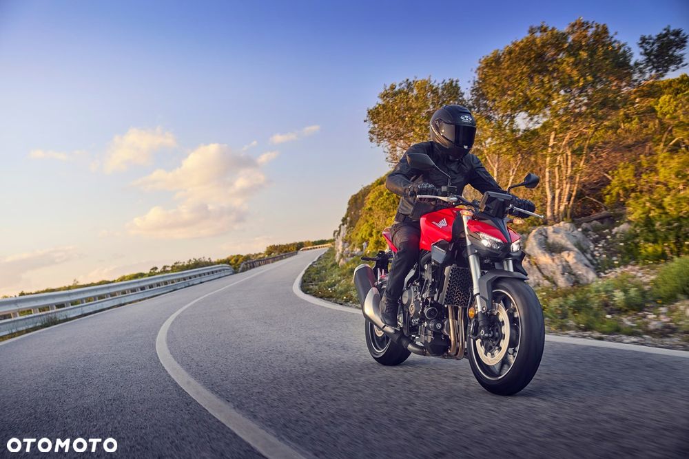 Honda CB - 12