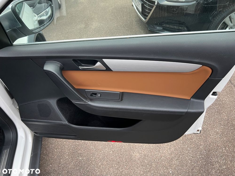 Volkswagen Passat Alltrack 2.0 TDI 4Motion DSG BlueMotion Tec - 17
