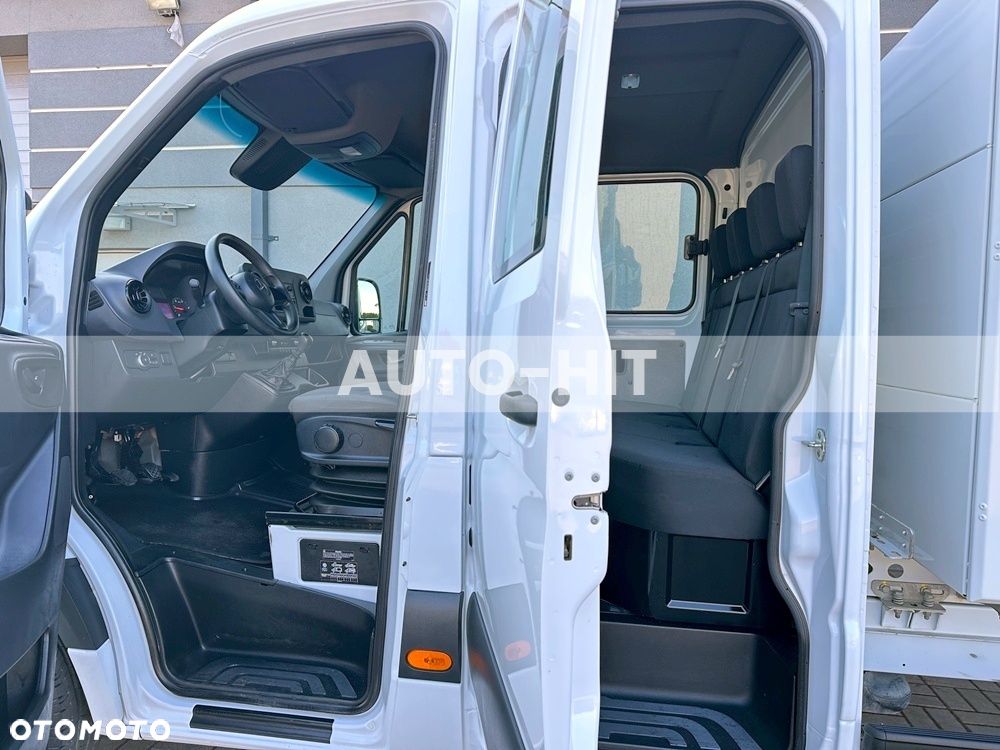 Mercedes-Benz Sprinter - 20