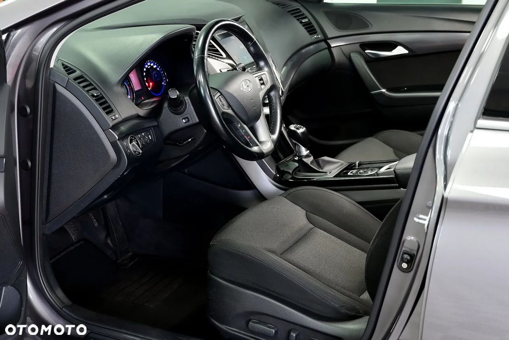 Hyundai i40 Kombi blue 1.6 Space - 6