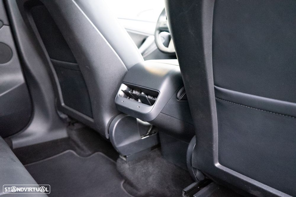 Tesla Model Y RWD - 43