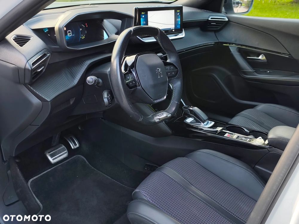 Peugeot 2008 136 GT - 19