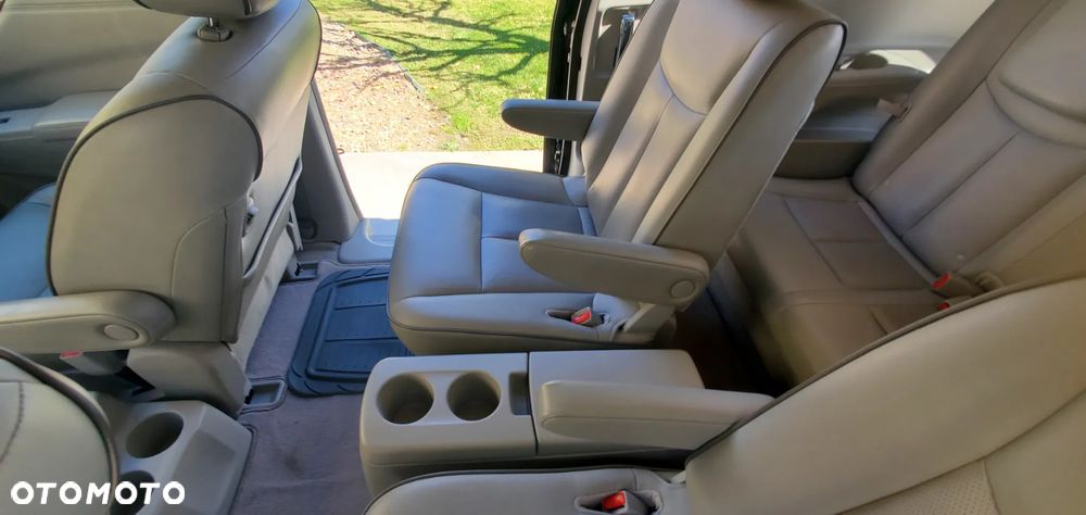 Nissan Quest - 7