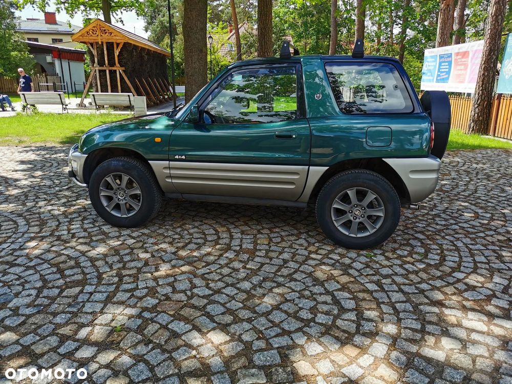 Toyota RAV4 - 10