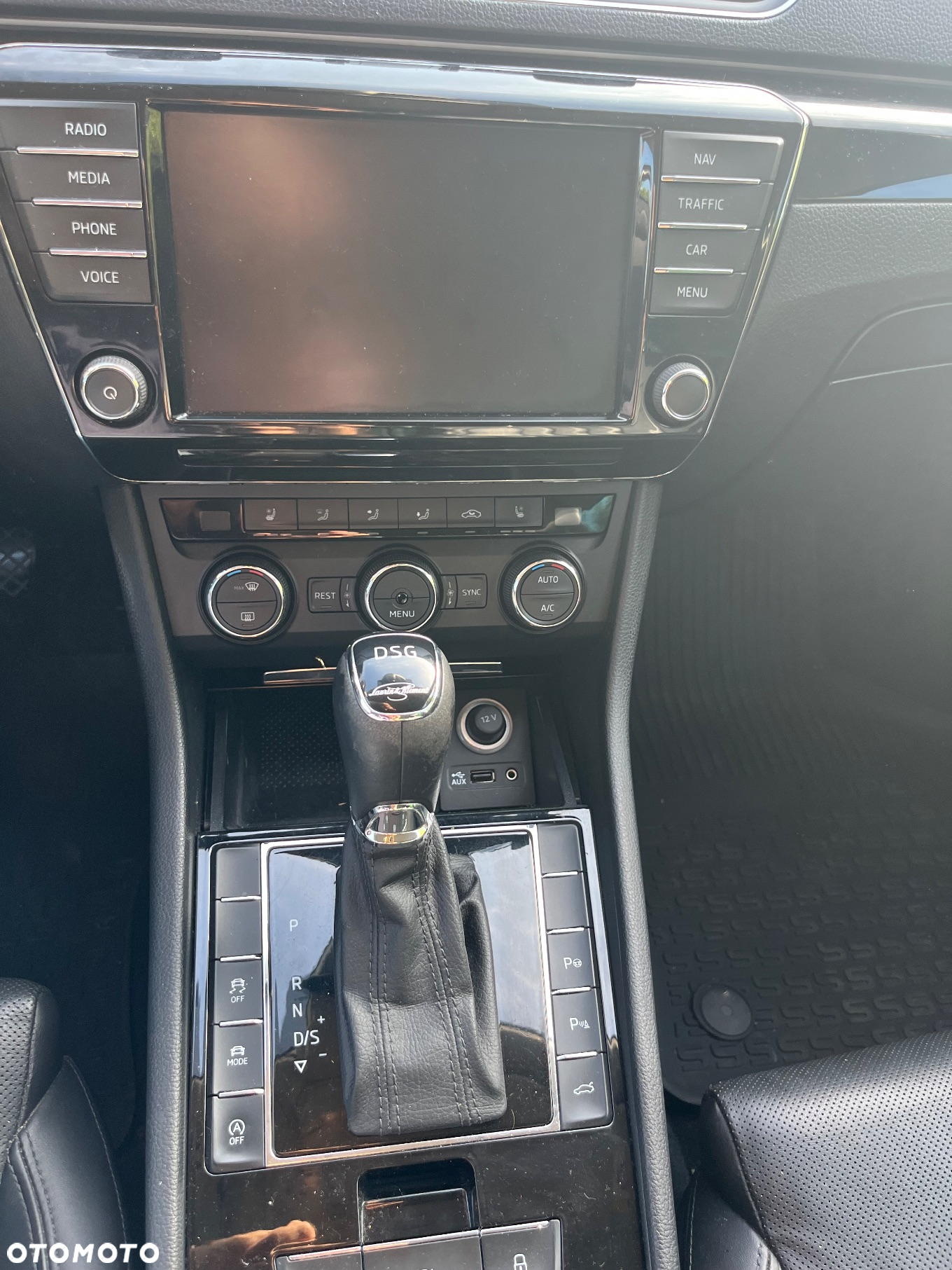 Skoda Superb 2.0 TSI L&K DSG - 22