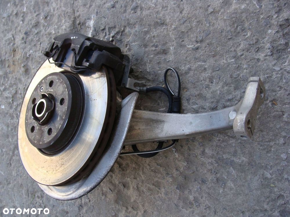 zwrotnica prawy przód audi a4 a5 b9 2.0 tdi 8w0407242f - 2