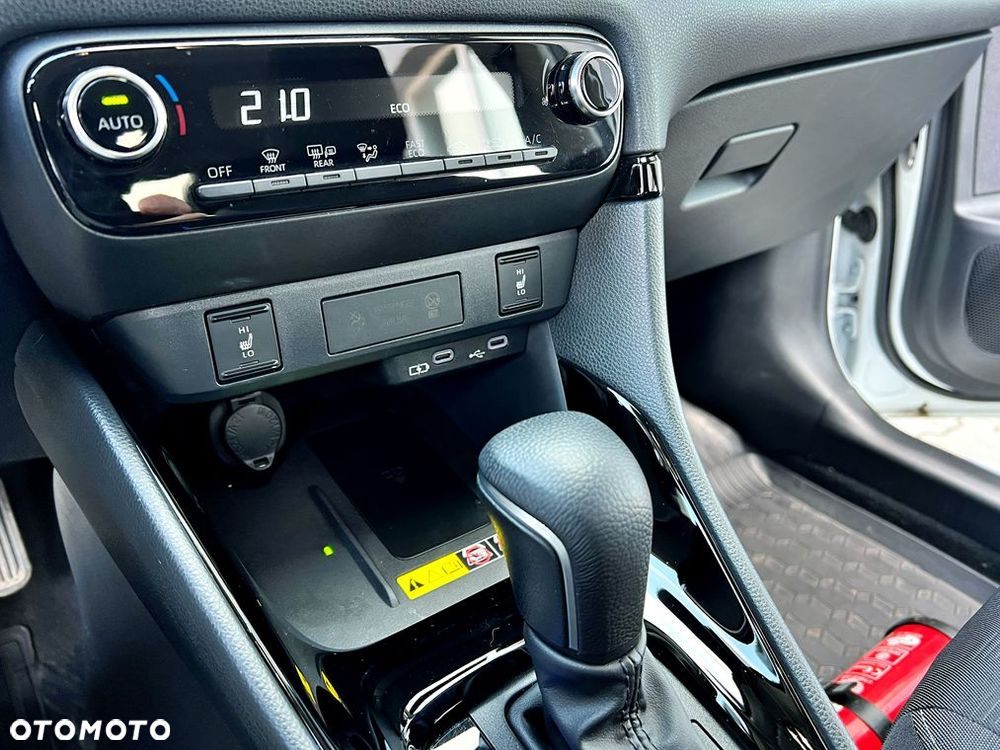 Toyota Yaris Hybrid 1.5 Style - 13