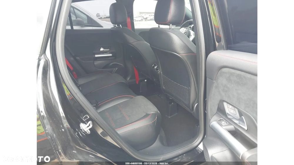 Mercedes-Benz GLA - 11